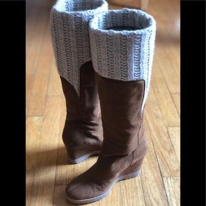 Suede and knit wedge boots